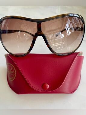 Ray-Ban Vintage Wrap Around Sunglasses  with Original Case with Gold Logo